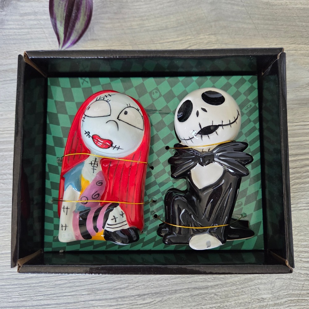 Disney Salt and Pepper‎ Shakers Multicolor Jack and Sally NBC